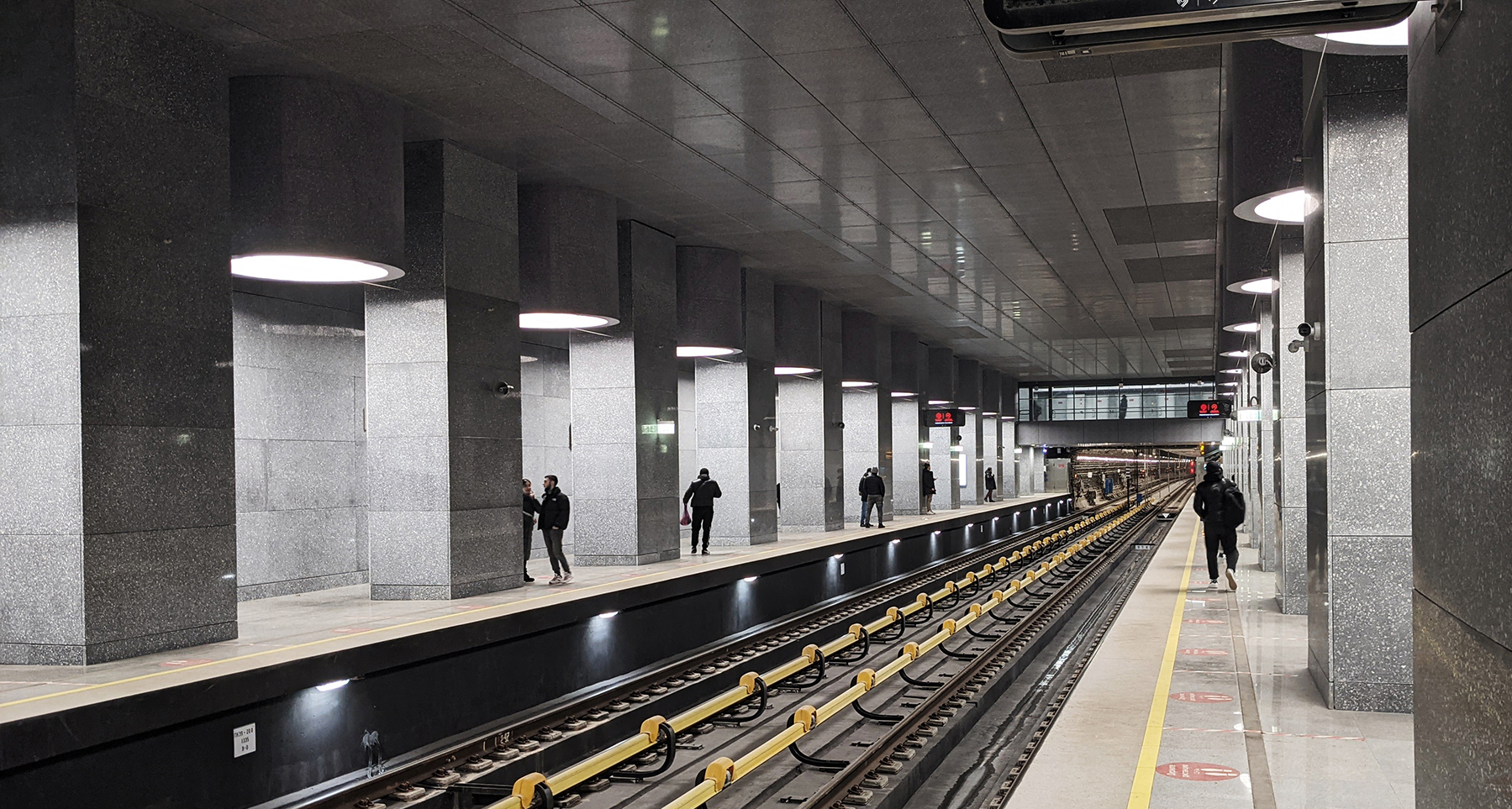  Kuntsevskaya metro station main interior view